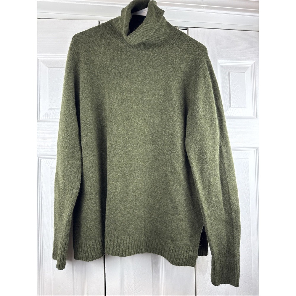 J. Crew Extra Soft Womens Size Med. Turtleneck Sweater Green Acrylic Wool Blend